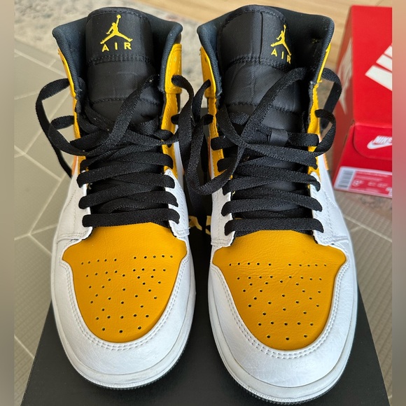 SOLD❗️Air Jordan 1 Mid - Picture 2 of 6